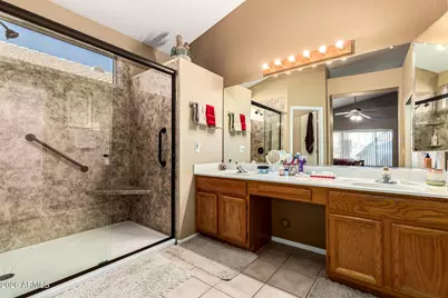 11321 W Piccadilly Road, Avondale, AZ 85392 - Photo 17