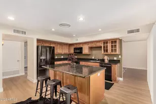 8911 N 82nd St, Scottsdale, AZ 85258 - Photo 9