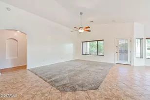 7809 S 20th Ln, Phoenix, AZ 85041 - Photo 9