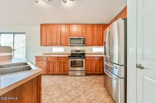 7809 S 20th Ln, Phoenix, AZ 85041 - Photo 15