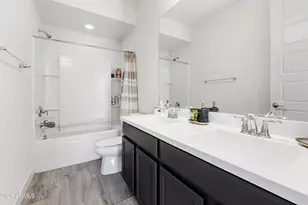 21927 N 31st Pl, Phoenix, AZ 85050 - Photo 17