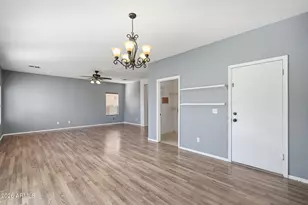 6473 S Kimberlee Way, Chandler, AZ 85249 - Photo 5