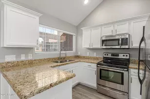 1633 E Lakeside Dr, Gilbert, AZ 85234 - Photo 11