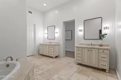 4901 E Lafayette Boulevard, Phoenix, AZ 85018 - Photo 19