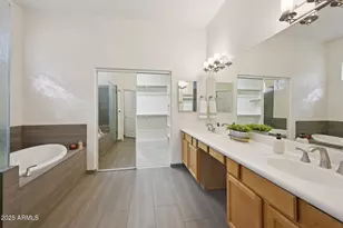 2223 E Branham Ln, Phoenix, AZ 85042 - Photo 13