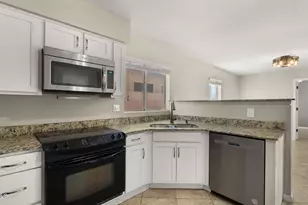 4043 E Mountain Vista Dr, Phoenix, AZ 85048 - Photo 9