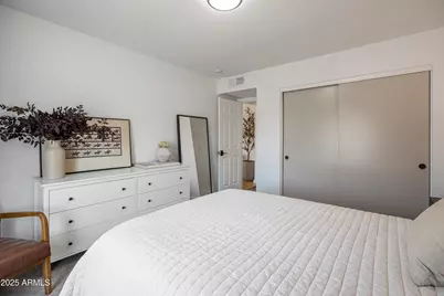 6914 W Sunnyside Drive, Peoria, AZ 85345 - Photo 11