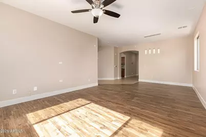 10625 E Knowles Avenue, Mesa, AZ 85209 - Photo 5
