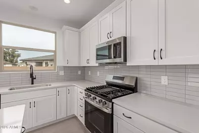 8302 N 54th Drive, Glendale, AZ 85302 - Photo 3