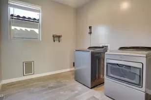 3871 E Loma Vista St, Gilbert, AZ 85295 - Photo 13