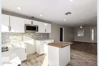 914 S 30th Drive, Phoenix, AZ 85009 - Photo 25