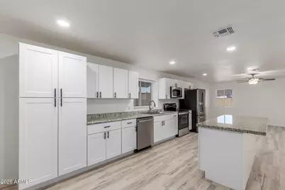 7226 W Sunnyslope Lane, Peoria, AZ 85345 - Photo 13