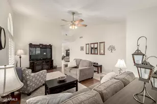 10813 W Wikieup Ln, Peoria, AZ 85373 - Photo 7