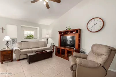 10813 W Wikieup Lane, Peoria, AZ 85373 - Photo 13