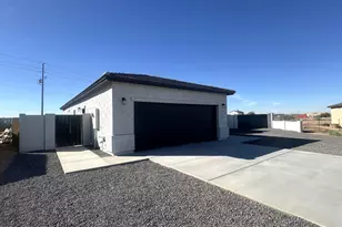 16030 S Elizabeth Pl, Arizona City, AZ 85123 - Photo 3