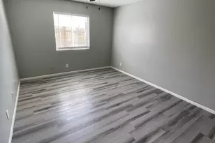 6527 N 67th Ave, Glendale, AZ 85301 - Photo 9