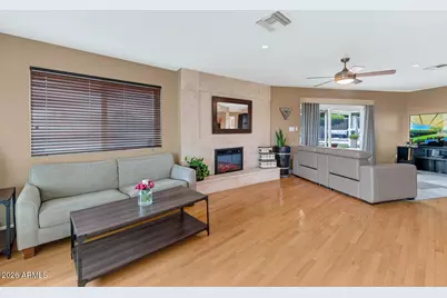 2260 E Palmaire Avenue, Phoenix, AZ 85020 - Photo 11