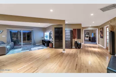 2260 E Palmaire Avenue, Phoenix, AZ 85020 - Photo 9