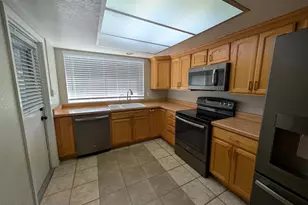 10413 W Butler Dr, Peoria, AZ 85345 - Photo 3