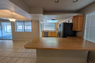 10413 W Butler Dr, Peoria, AZ 85345 - Photo 5