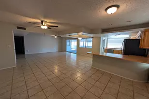 10413 W Butler Dr, Peoria, AZ 85345 - Photo 7