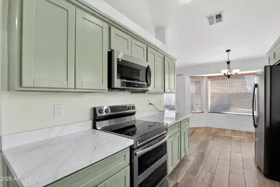 4439 E Thistle Landing Drive, Phoenix, AZ 85044 - Photo 9