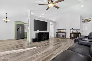 4439 E Thistle Landing Dr, Phoenix, AZ 85044 - Photo 5