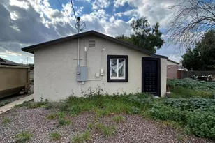 833 E Marguerite Ave, Phoenix, AZ 85040 - Photo 1