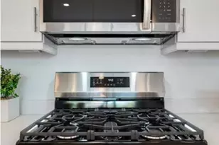 14975 W Desert Hollow Dr, Surprise, AZ 85387 - Photo 5