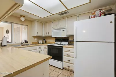 8947 W Clarendon Avenue, Phoenix, AZ 85037 - Photo 3