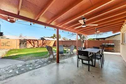 8626 E Windsor Avenue, Scottsdale, AZ 85257 - Photo 15