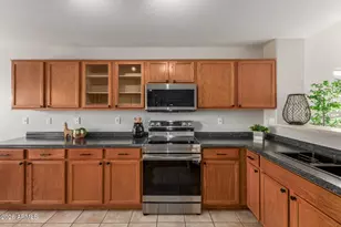 14925 W Mauna Loa Ln, Surprise, AZ 85379 - Photo 13