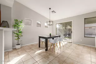 14925 W Mauna Loa Ln, Surprise, AZ 85379 - Photo 11