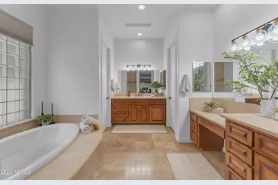 303 E Wexford Cove, Phoenix, AZ 85020 - Photo 23