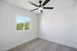 1410 E Topeka Dr, Phoenix, AZ 85024 - Photo 25