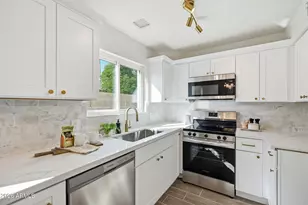 1410 E Topeka Dr, Phoenix, AZ 85024 - Photo 13