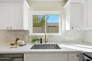 1410 E Topeka Dr, Phoenix, AZ 85024 - Photo 15