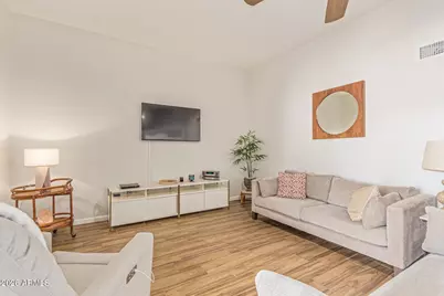 10902 W Topaz Drive, Sun City, AZ 85351 - Photo 11