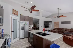 3655 E Redwood Ln, Phoenix, AZ 85048 - Photo 9