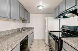 5202 N 42nd Dr, Phoenix, AZ 85019 - Photo 5