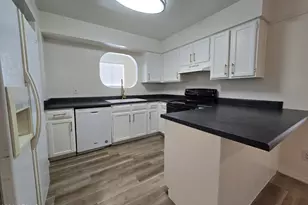 258 E Juniper St, Mesa, AZ 85201 - Photo 7