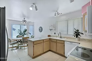 814 E Sack Dr, Phoenix, AZ 85024 - Photo 7