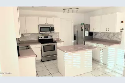 18170 N 89th Lane, Peoria, AZ 85382 - Photo 3