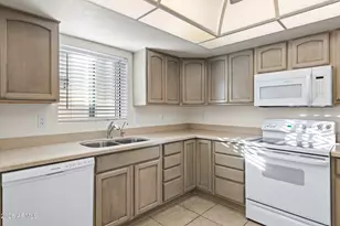 6512 N 12th Wy, Phoenix, AZ 85014 - Photo 3