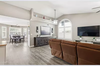 10890 S Dreamy Drive, Goodyear, AZ 85338 - Photo 7