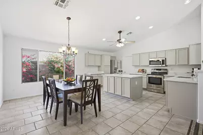 15688 W Saguaro Lane, Surprise, AZ 85374 - Photo 9