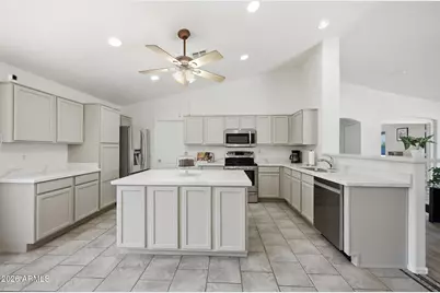 15688 W Saguaro Lane, Surprise, AZ 85374 - Photo 11