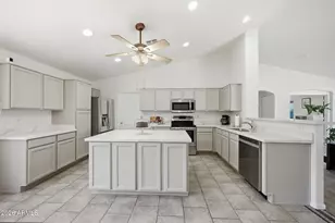 15688 W Saguaro Ln, Surprise, AZ 85374 - Photo 11