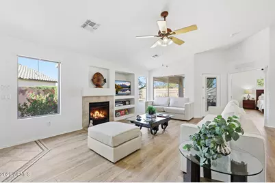 15688 W Saguaro Lane, Surprise, AZ 85374 - Photo 5