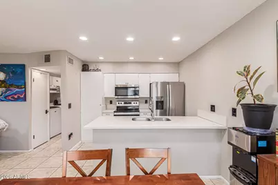 286 W Palomino Drive #104, Chandler, AZ 85225 - Photo 3